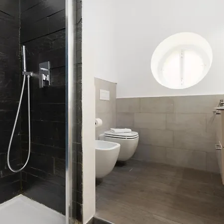 I Prime Location I Metro At Your Door, Duomo In 15 Min! Milan