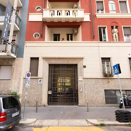 Apartment I Prime Location I Metro At Your Door, Duomo In 15 Min! Milan