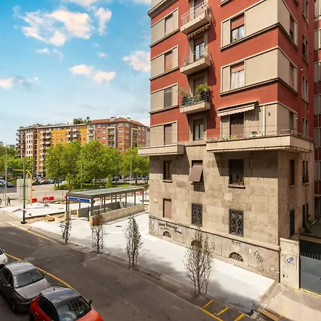I Prime Location I Metro At Your Door, Duomo In 15 Min! Apartment Milan